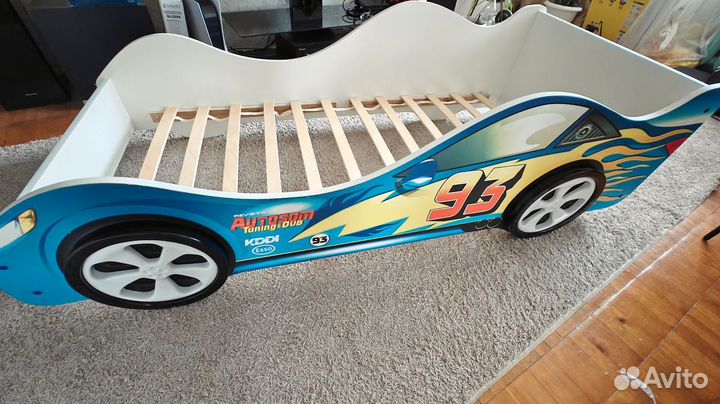 Детская кровать машинка с матрасом