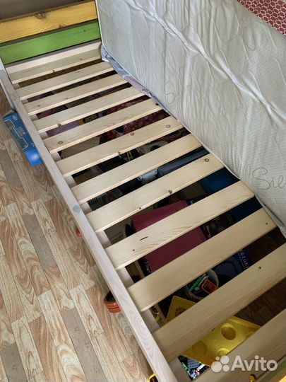 Двухъярусная кровать