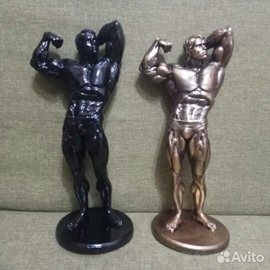 Статуэтка Арнольда Шварценеггера