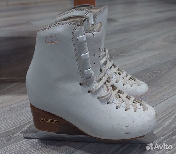 Фигурные коньки edea 205