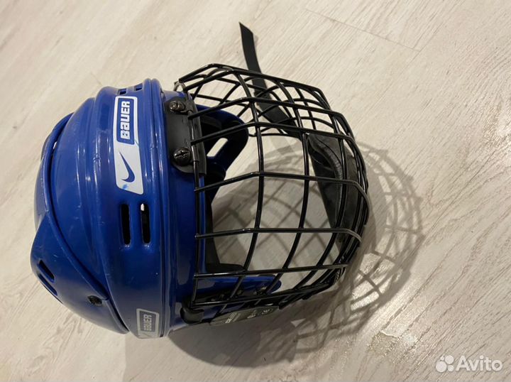 Хоккейный шлем