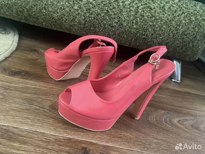 Босоножки женские 38 размер