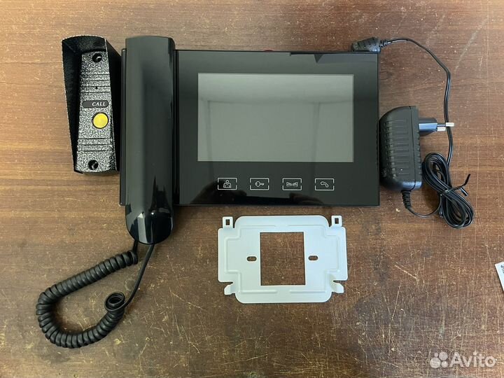 Видеодомофон RL-9