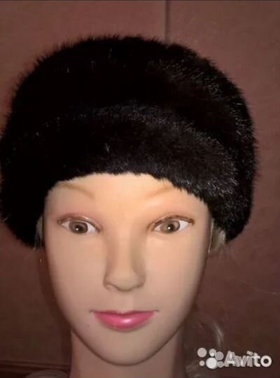 Головные уборы женские зимние