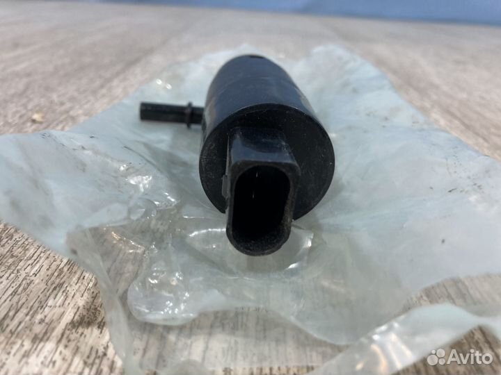 Насос омывателя фар Audi Q3 6R0955681