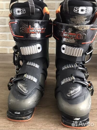 Горнолыжные ботинки