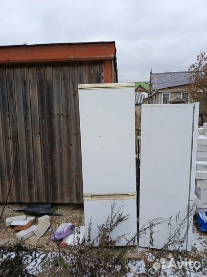 2 холодильника