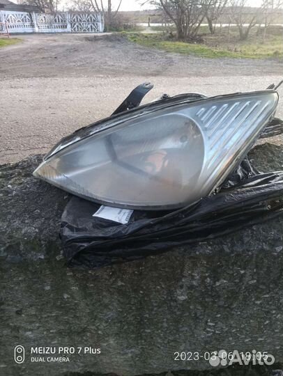 Продаётся фара на Ford Focus