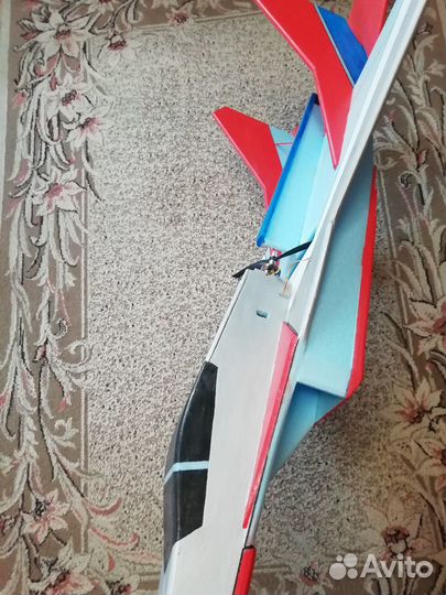 Радиоуправляемая модель самолета