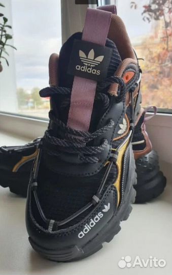 Кроссовки для девочки на р.35.5-36 по стельке 23