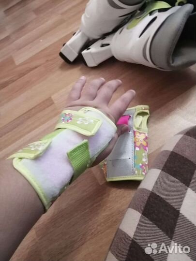 Роликивые коньки