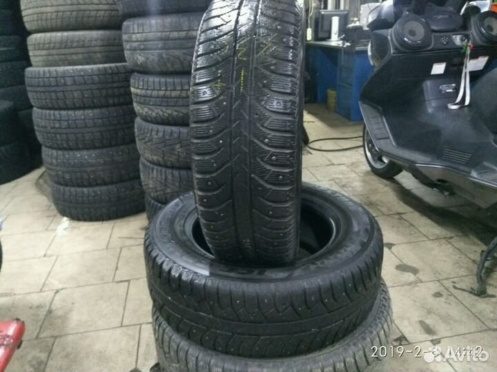 Bridgestone Ice Cruiser 7000 235/65 R17