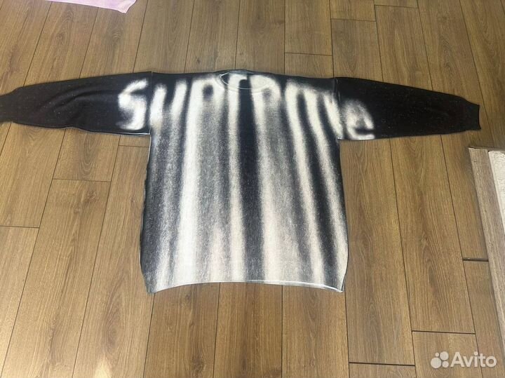 Свитер supreme