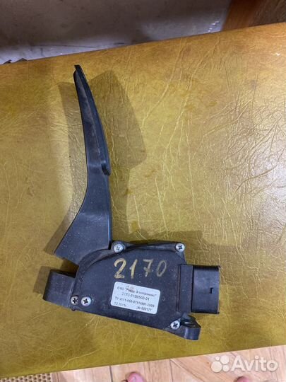 Электронная педаль газа priora