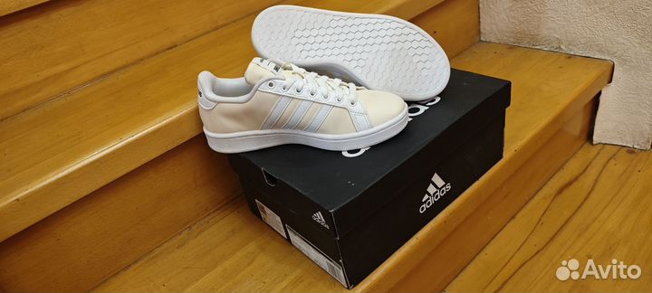 Кроссовки Adidas 36 размер оригинал