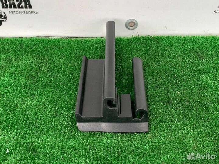 Накладка салазки сиденья передняя правая (R) BMW 5