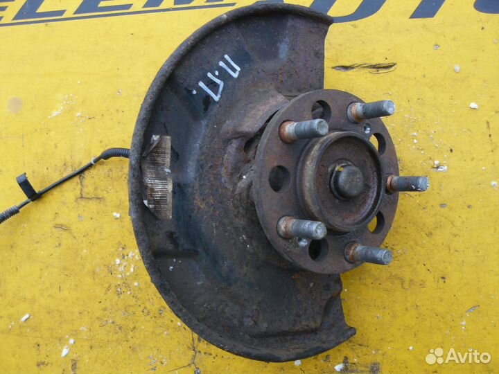 Кулaк пepедний правый Ssang Yong Кyrоn 2014г