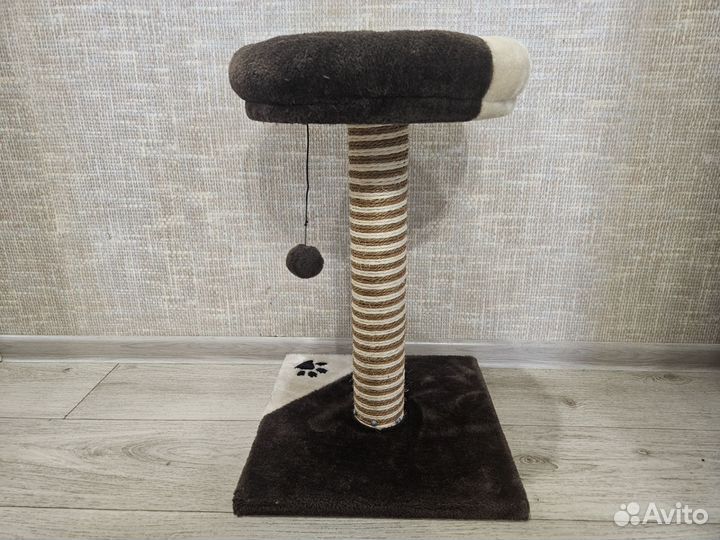 Лежанка для кошек с когтеточкой