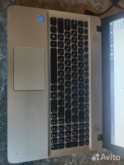 Ноутбук Asus D541N