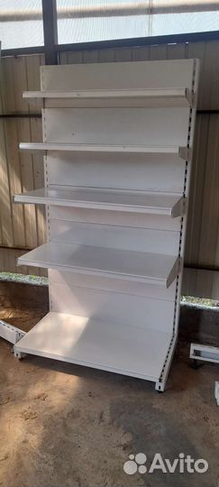 Стеллажи пристенные, островные