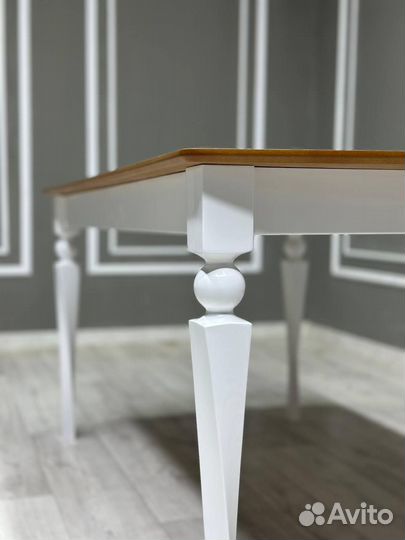 Кухонный стол и стулья новые