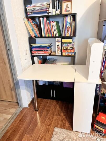 Маникюрный стол бу