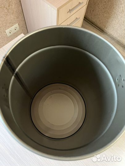 Ведро металлическое с крышкой