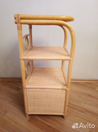 Этажерка из ротанга натуральная