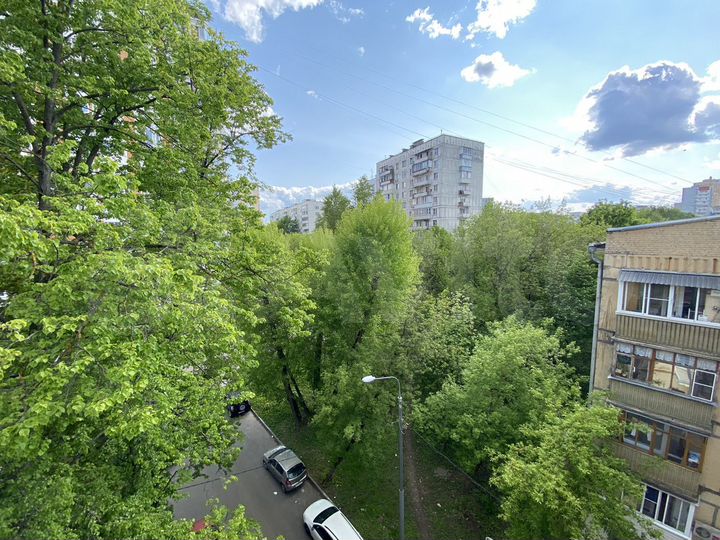 2-к. квартира, 69 м², 5/5 эт.