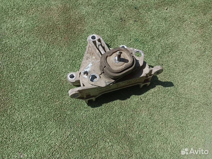 Опора двигателя (Подушка) Nissan Almera G15 1.6