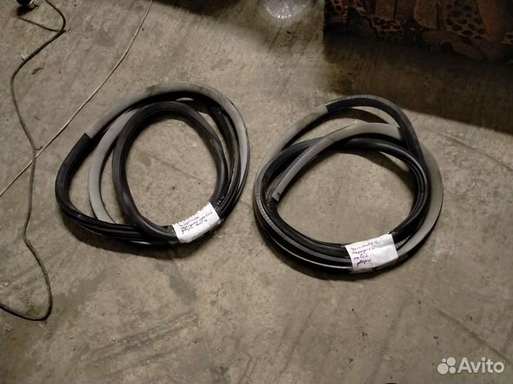 Уплотнитель двери VW Bora, Golf 4, Jetta, Octavia