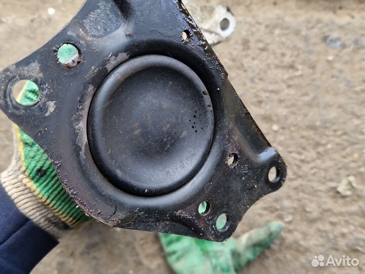 Подушка двигателя шкода фабия 2 1.2 BBM