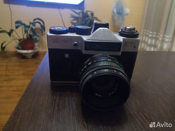 Пленочный фотоаппарат зенит