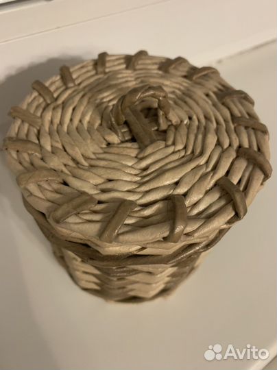 Корзина плетеная с крышкой