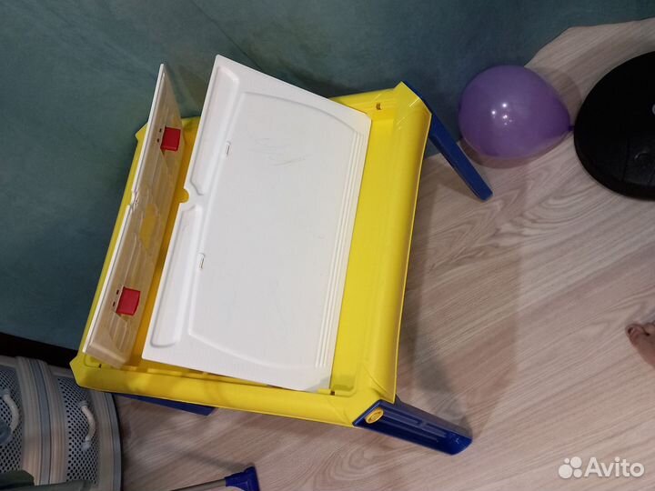 Столик PicnMix для настольных игр и рисования