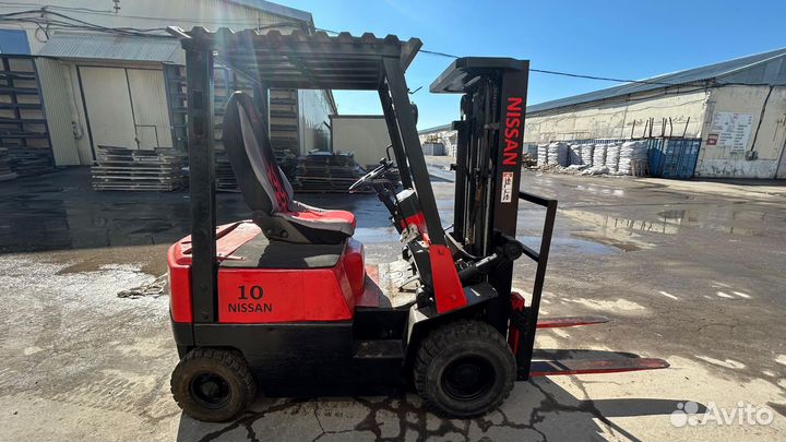 Вилочный погрузчик Nissan FJ01A15U, 1999