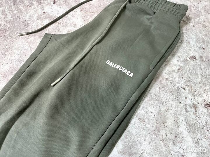 Спортивные костюмы Balenciaga
