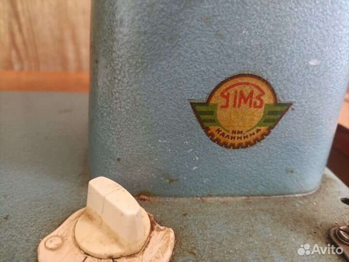 Швейная машинка Чайка