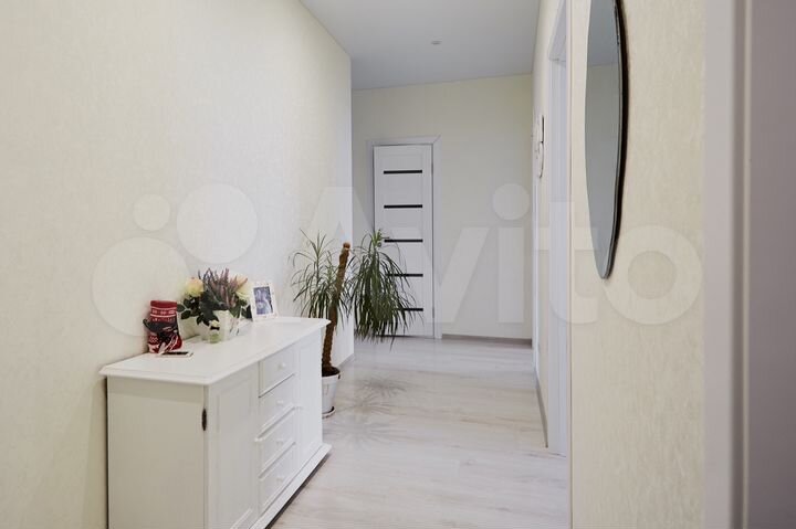 3-к. квартира, 83 м², 1/17 эт.