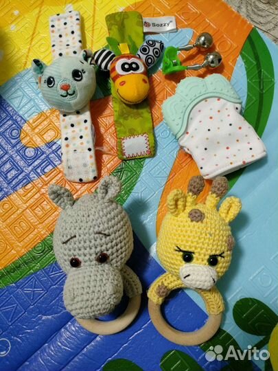 Первые игрушки погремушки