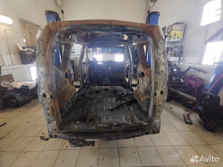 Renault Dokker Крыло заднее левое Четверть