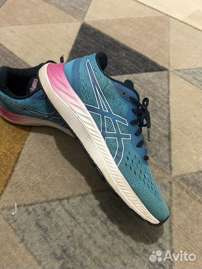 Кроссовки asics