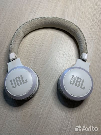 Беспроводные наушники jbl live 400bt
