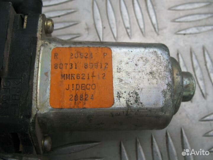 Стеклоподъемник прав задний эл. Nissan X-Trail T30