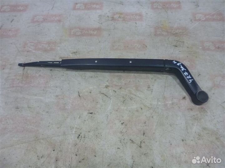 Поводок стеклоочистителя задний Land Rover