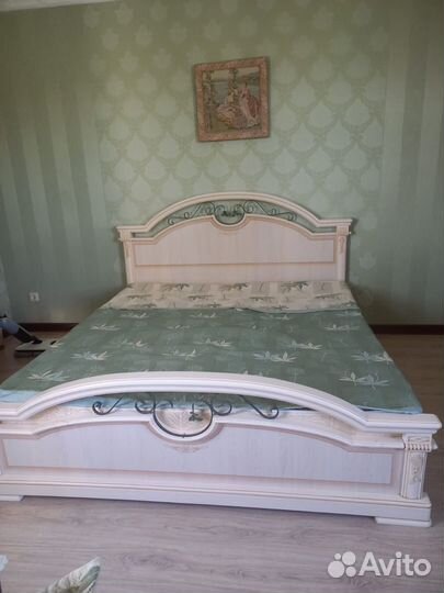 Спальный гарнитур бу