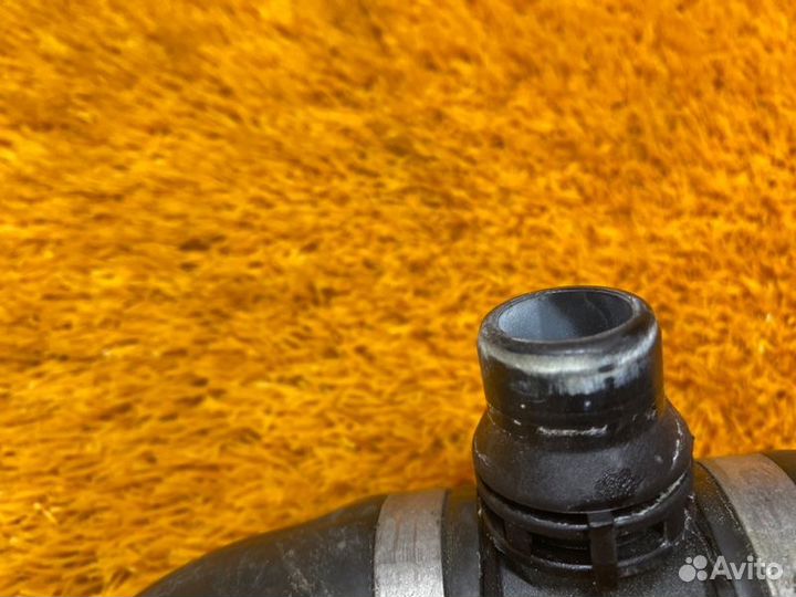 Патрубок системы охлаждения Bmw 5-Series F10