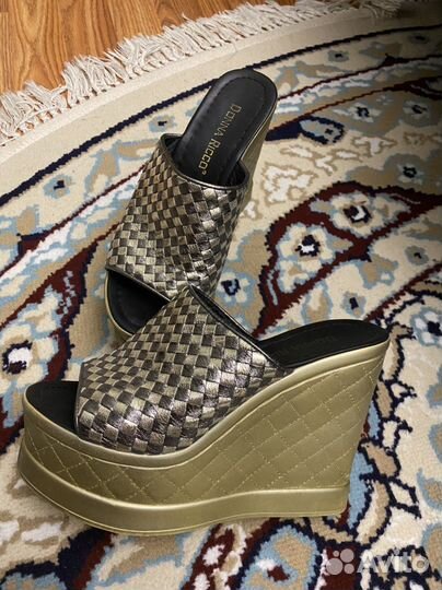 Шлепки на платформе 39