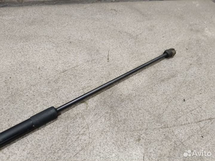 Газовый упор капота для Volkswagen Passat CC