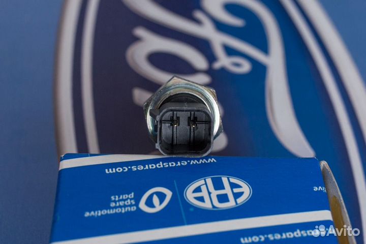 Датчик заднего хода Форд Фокус 2 07- прямоугольный